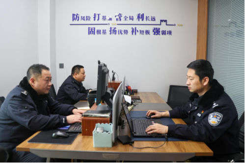 山西晋中：企业复工复产 民警用心助力