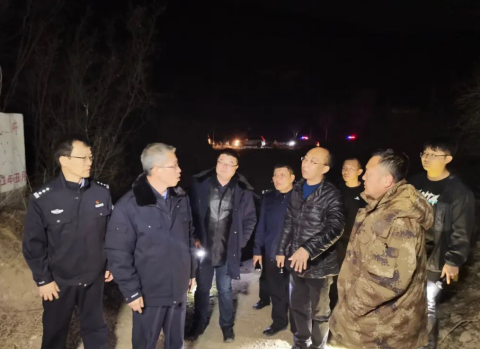 临汾霍州市公安局党委一行夜查打击私挖盗采工作155.png