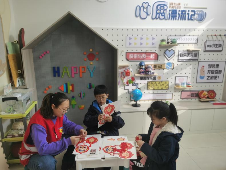 太原小店区平阳路街道：心愿漂流记——新年挂件