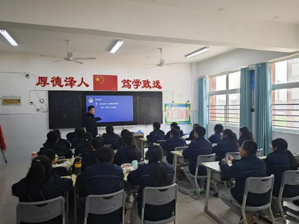 长治壶关县集店派出所：开学第一课  警校联动共筑平安防线