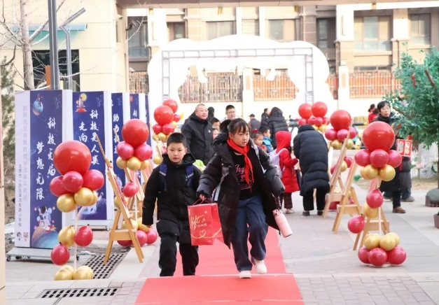 太原小店区滨河东路小学举行主题入学礼