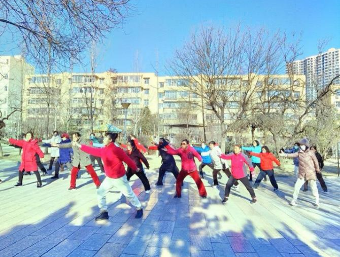 太原万柏林区南寒街道：人勤春来早  运动正当时