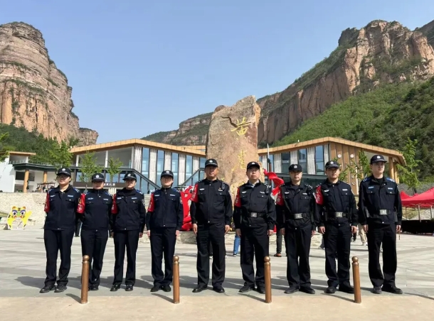 长治黎城：人在景中游  警在身边守