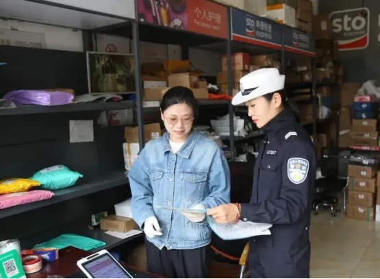 为平安“加码” 让守护“在线”——临汾公安交警走进辖区快递公司开展交通安全宣传教