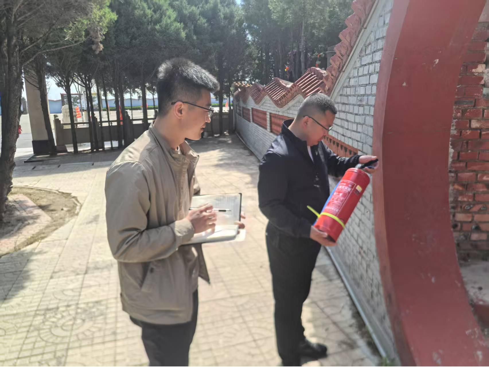 太原万柏林区民政局对辖区公墓开展日常检查
