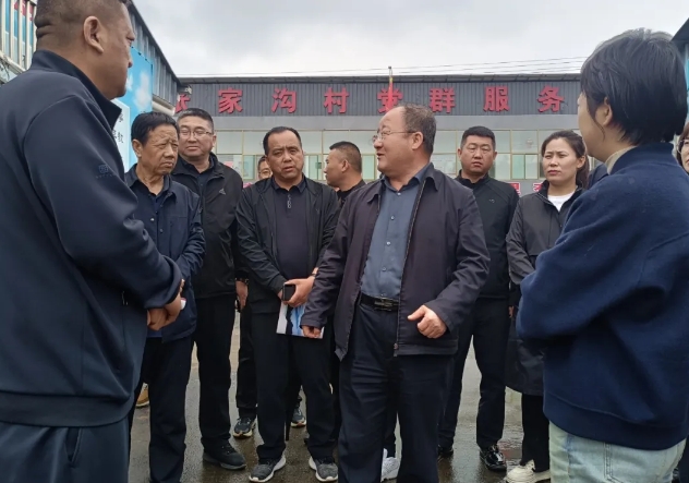 吕梁临县招贤镇来中阳县枝柯镇观摩学习养老服务工作