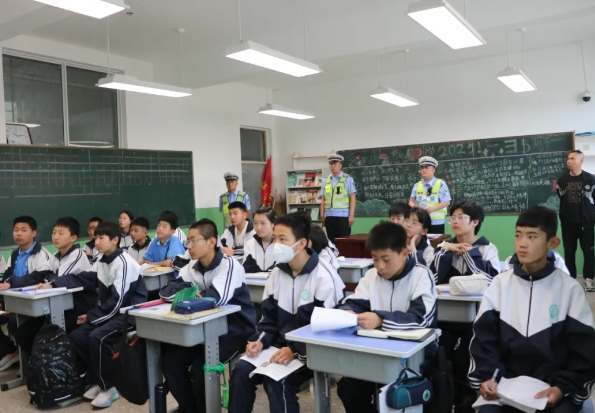 吕梁交口：端午节前“宣”交安  警民同乐“话”安全
