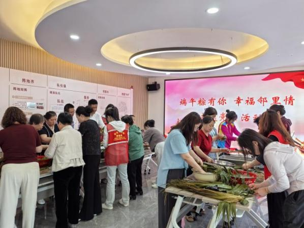 太原万柏林区南寒街道：端午粽有你  幸福邻里情