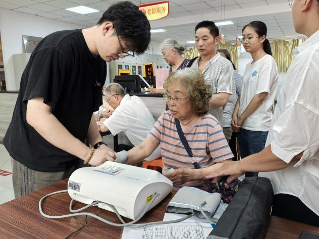 太原万柏林区和平街道：“企退之家”筑温馨港湾　多元活动点亮银