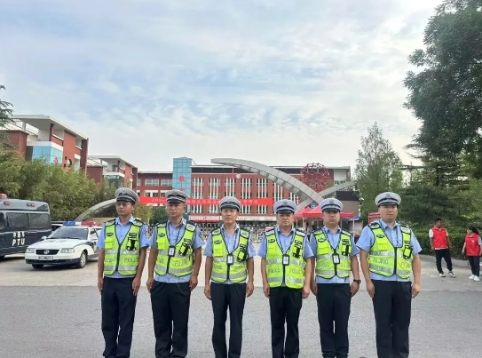 高考首日  临汾洪洞公安交警全力护航考生出行
