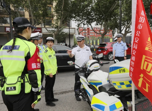 你执笔追梦  我护航全程——临汾公安交警的高考护考时刻