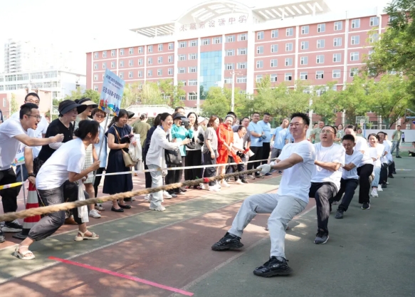 太原小店区直机关工委系统工会举办第六届拔河比赛