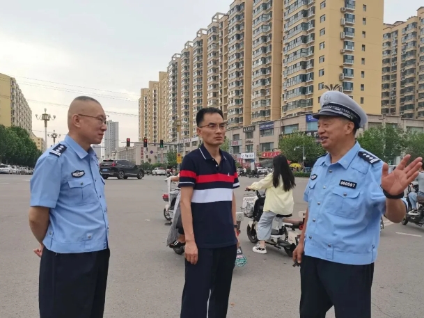 中考首日，吕梁交城公安交警再度“上线”，助力学子逐梦远航！