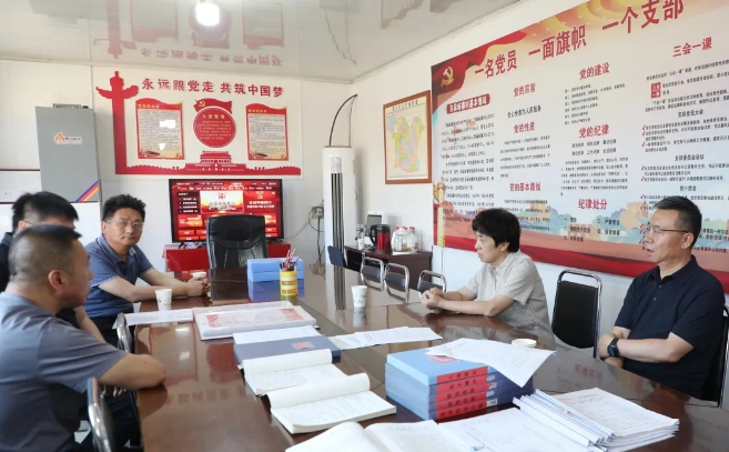 忻州宁武：赵亚峰在凤凰镇和阳方口镇调研指导软弱涣散村党组织整