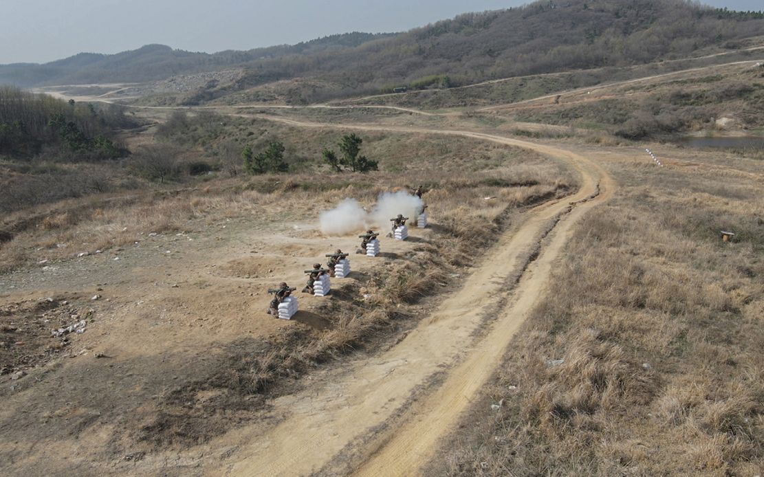 多型单兵武器跨昼夜连贯考核 灵活适应复杂多变战场