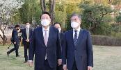 韩国总统文在寅与候任总统尹锡悦举行晚餐会