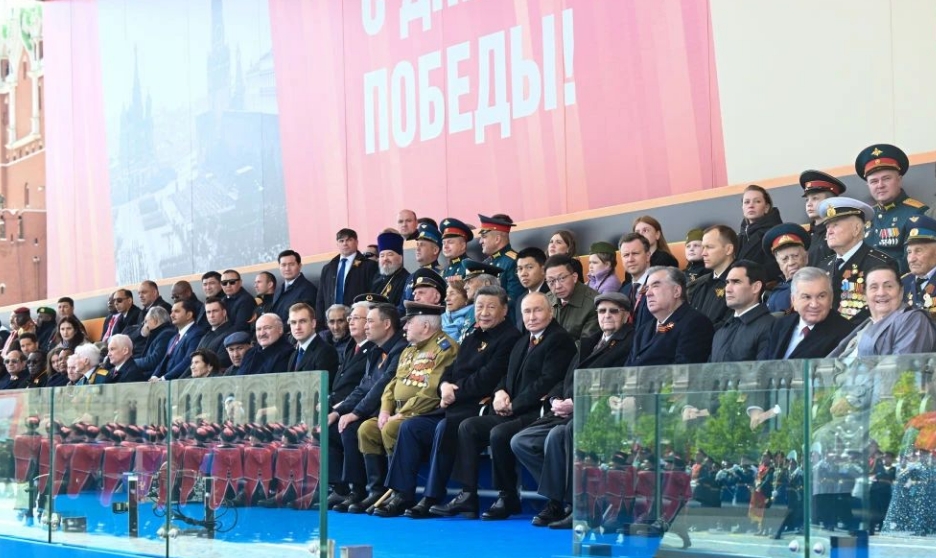 习近平出席俄罗斯纪念苏联伟大卫国战争胜利80周年庆典