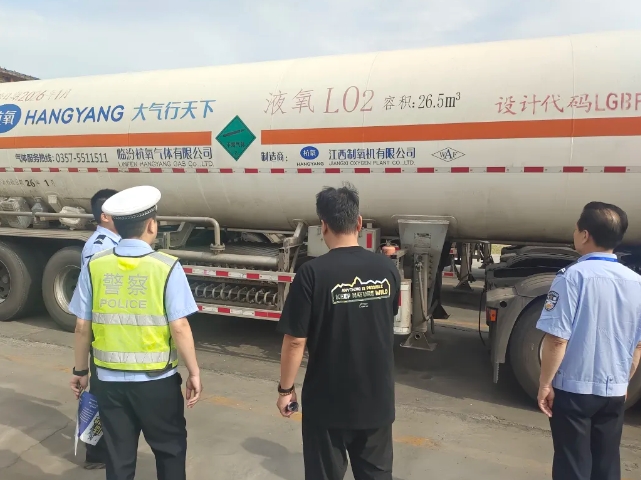 临汾公安交警进企业开展交通安全警示教育暨打击“黄牛”“黑中介