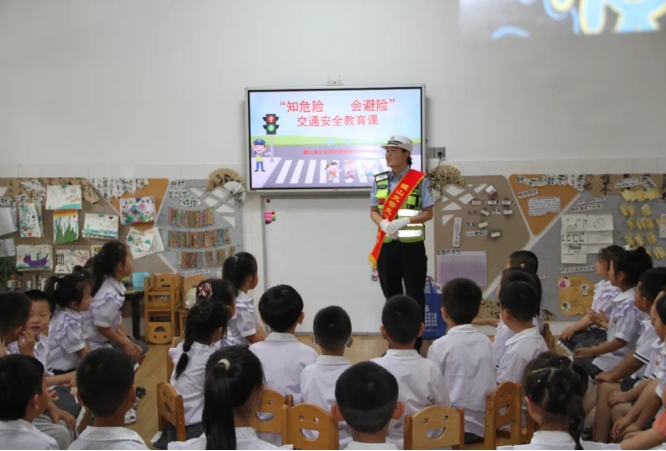 萌娃学交规！运城稷山交警把“安全课堂”搬进幼儿园