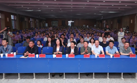 吕梁市第四中学智力竞赛决赛圆满结束！