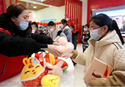 太原古交市：孩子们在新时代文明实践中心“闹元宵”