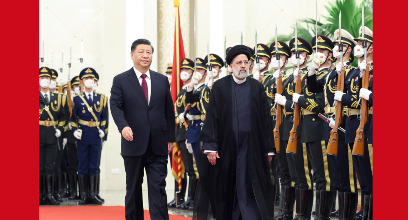 习近平举行仪式欢迎伊朗总统访华