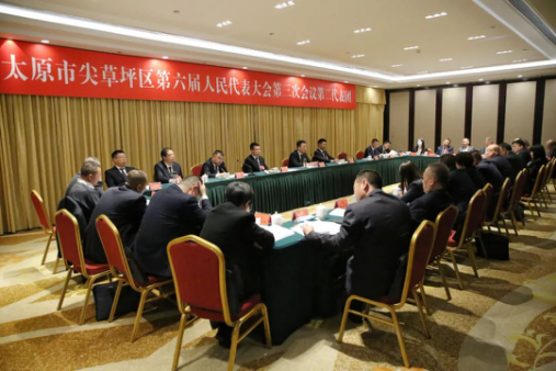 【“两会”全视角】太原尖草坪区委副书记、区长张力维参加区六届人大三次会议第二代表团审议113.png