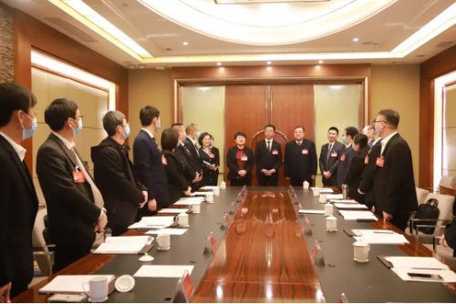 【“两会”全视角】太原尖草坪区委书记、中北高新区党工委书记刘锦春看望区政协委员并参加联组讨论671.png