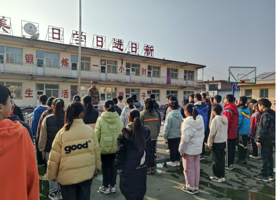 太原古交市炉峪口九年制学校开展“军魂育人”党建品牌创建活动特色明显290.png