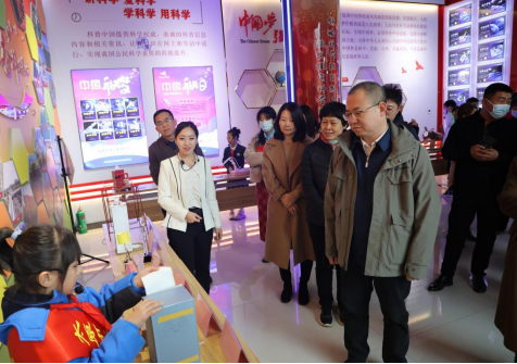 童心绘筑二十大 科技引领向未来——太原尖草坪区第二届科技作品展开幕