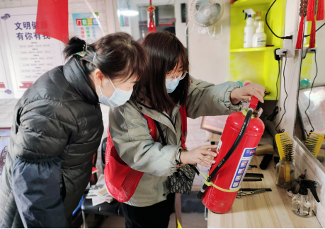 太原万柏林：送“典”进商铺 零距离助力营商好环境