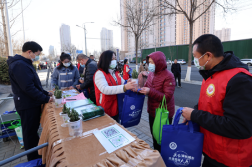 太原杏花岭区开展植树节主题宣传活动