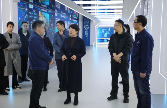 太原尖草坪区委书记、中北高新区党工委书记刘锦春开展入企走访调研