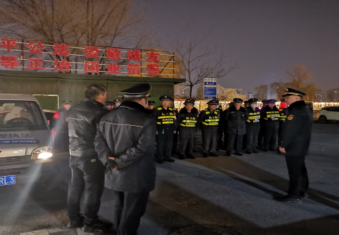 太原市城管执法队开展城市桥梁夜间违规钓鱼专项整治行动