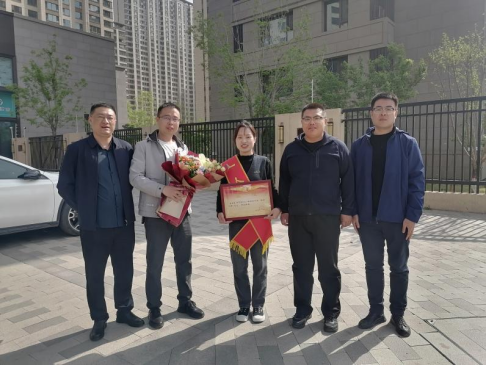 太原万柏林区神堂沟街道：军营建新功  喜报送家中