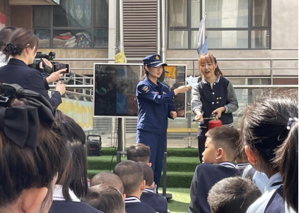 太原万柏林区和平街道与海迪尼幼儿看护点联合开展消防演练