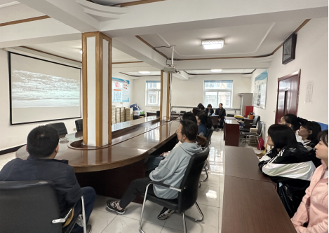 青春逢盛世  逐梦正当时——太原市政集团第一工程公司团支部组织团员青年观看献礼“