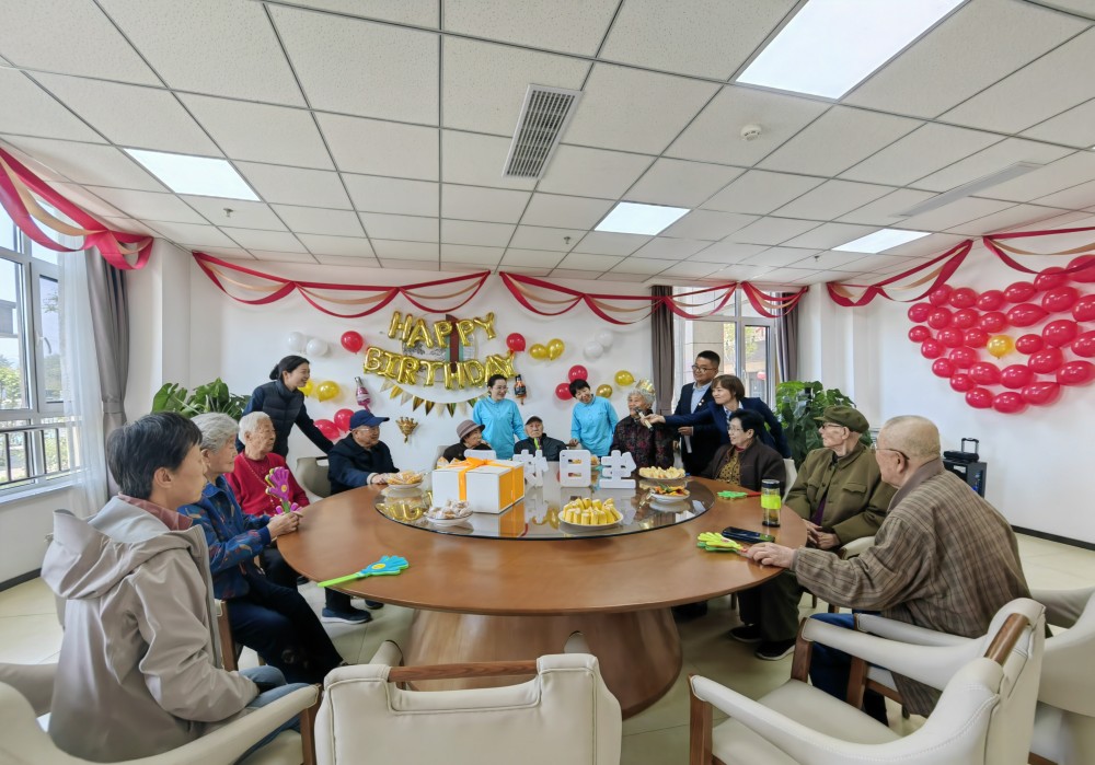 携手央企打造养老新模式——太原晋源区老年福利院首批老人入住体验