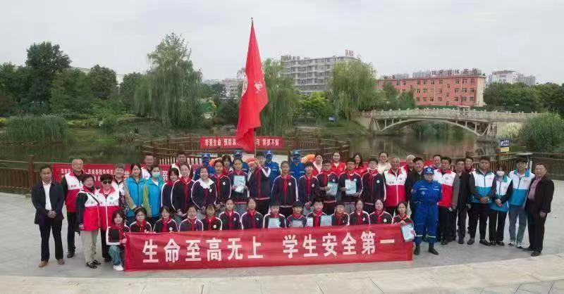 关工委联手多家单位开展防溺水宣教活动