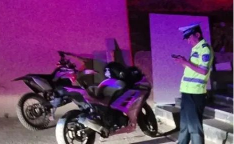 高赛摩托“炸街”扰民，山西灵石公安交警出“拳”重击