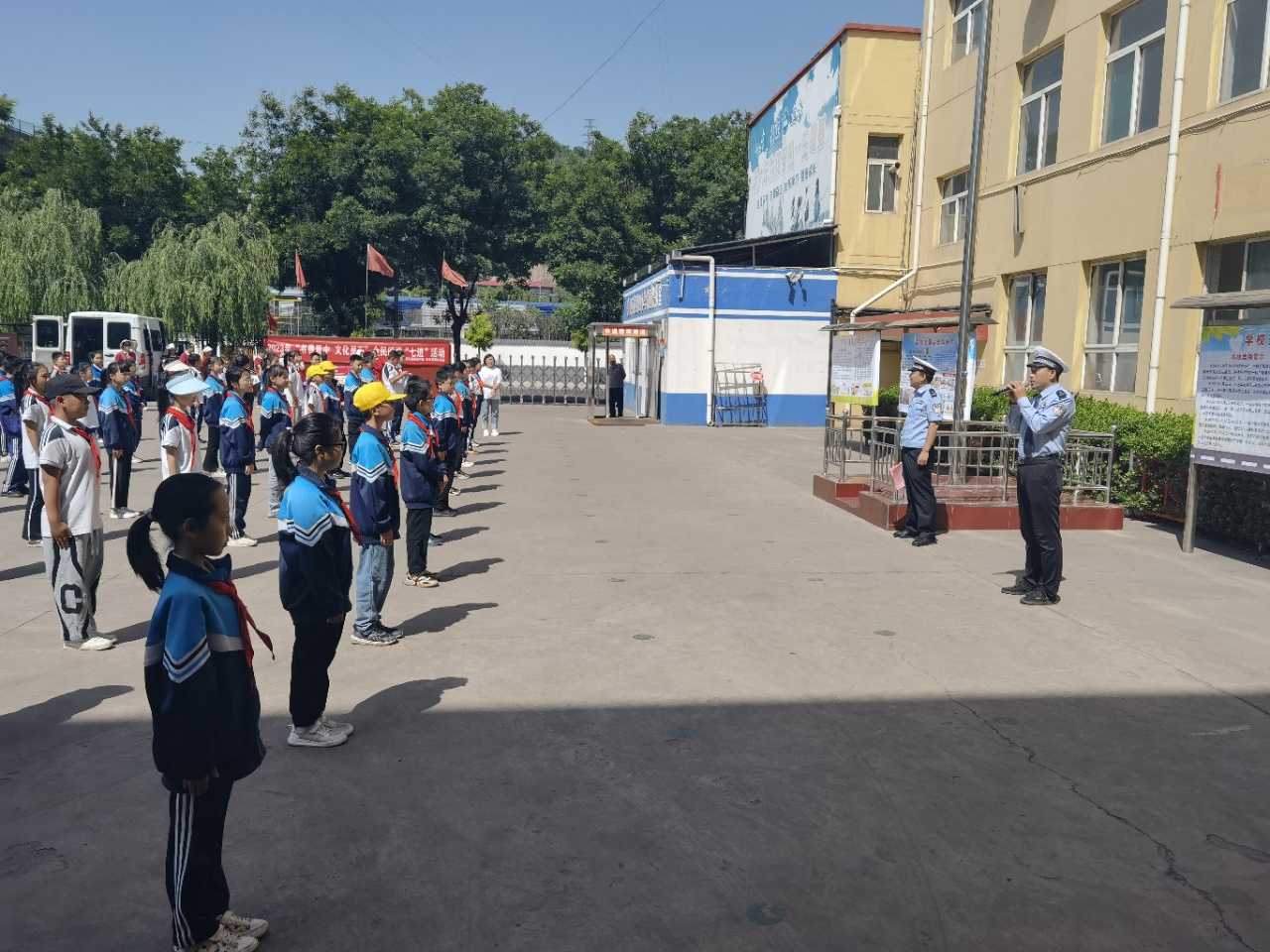 山西灵石：交警走进校园  交安宣传常抓不懈