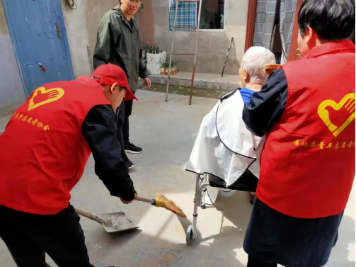 太原娄烦县开展 “守护最美银发 我们同行同乐”志愿服务活动