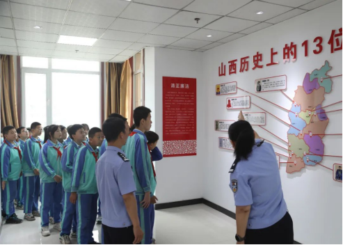 萌娃进警营 “警”彩耀童心——临汾襄汾县公安局开展六一儿童节警营开放日活动