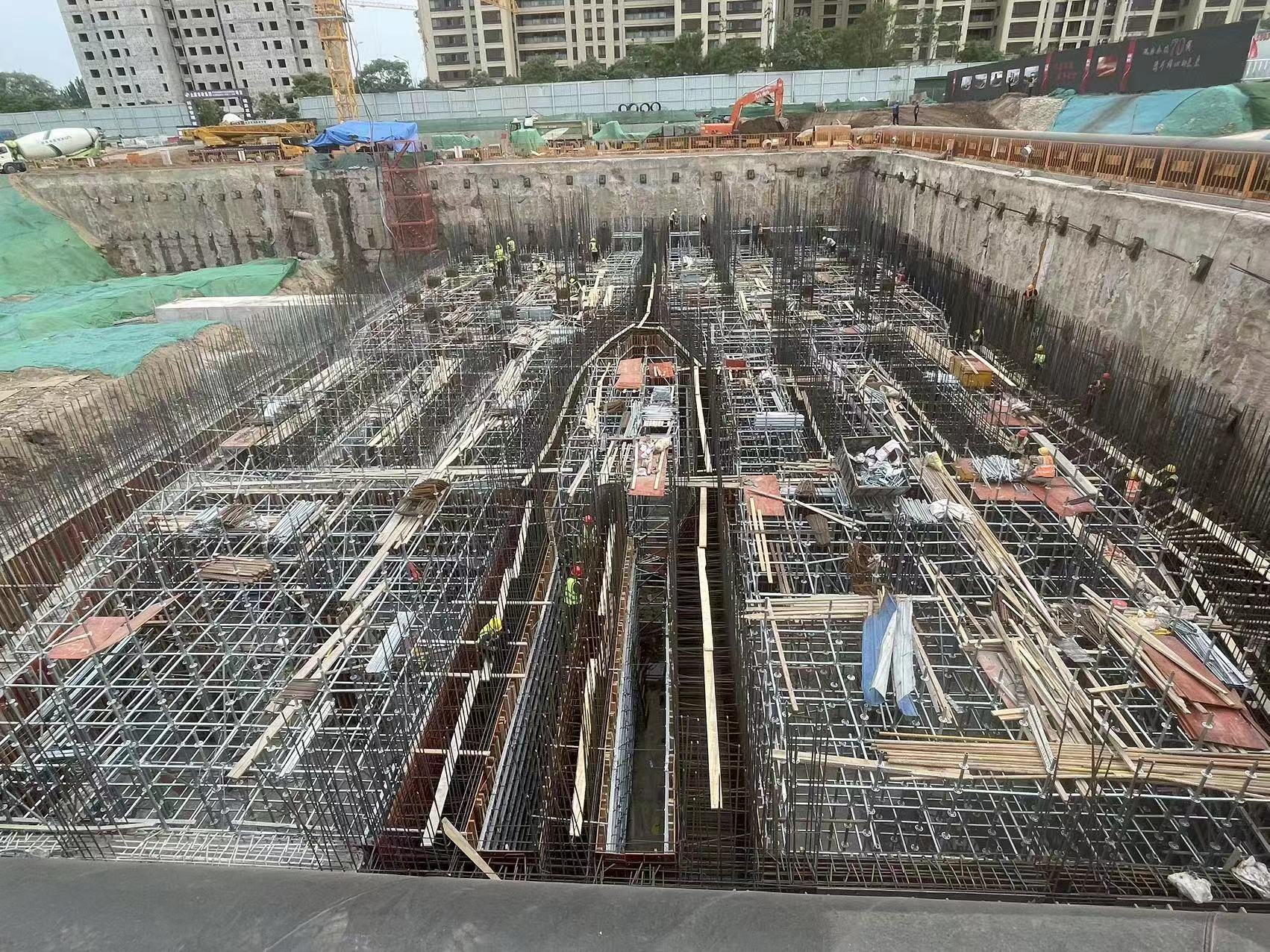 紧绷安全之弦  筑牢安全防线——太原兴华街周边排水系统及道路园林景观提标改造工程