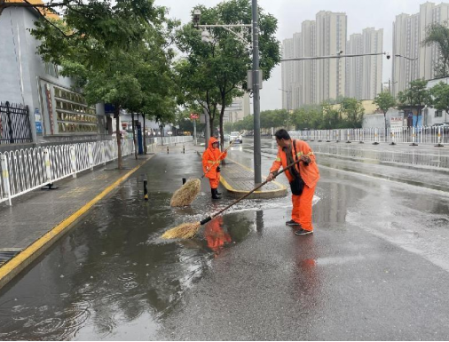 太原万柏林区城管局：以雨为令  即时响应