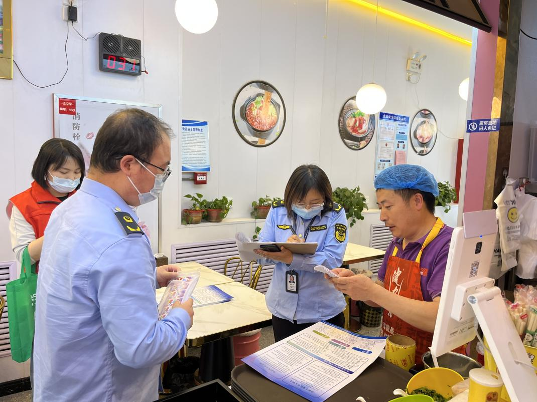 太原杏花岭区“服务+监管”保障“夜经济”安全