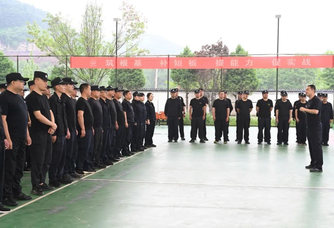 临汾安泽县公安局警务实战体技能轮训开班