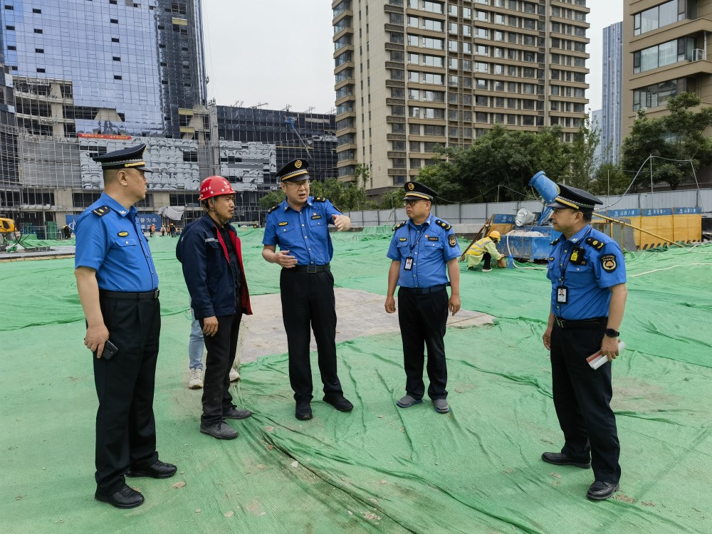 太原市城管执法部门：强化扬尘隐患排查整治  推进工地精细化管理