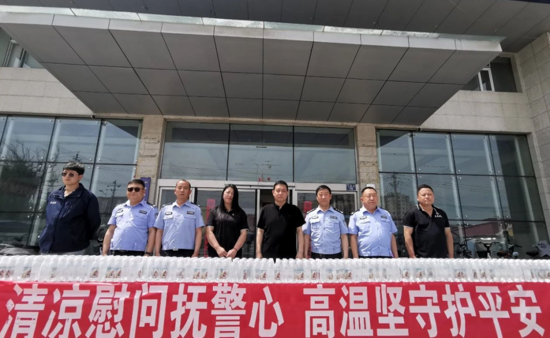 【护航高考】山西和顺：爱心企业送清凉，慰问交警助力高考