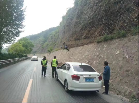 临汾安泽：久悬的巨石终于平稳落地了　